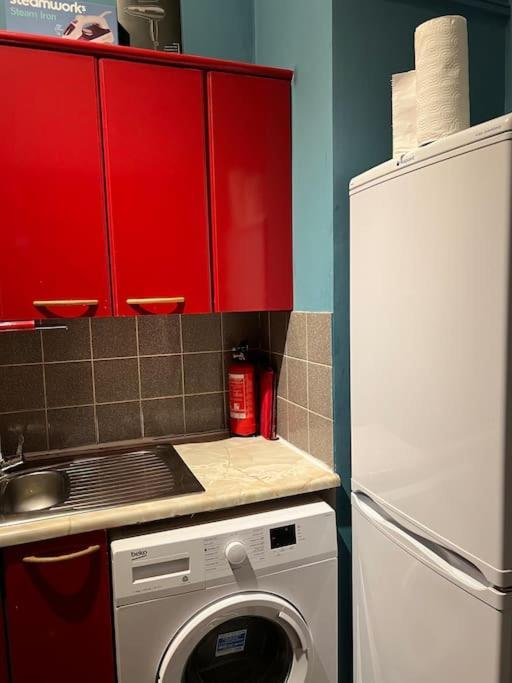 1 Bedroom Flat In Kings Cross! Лондон Екстериор снимка