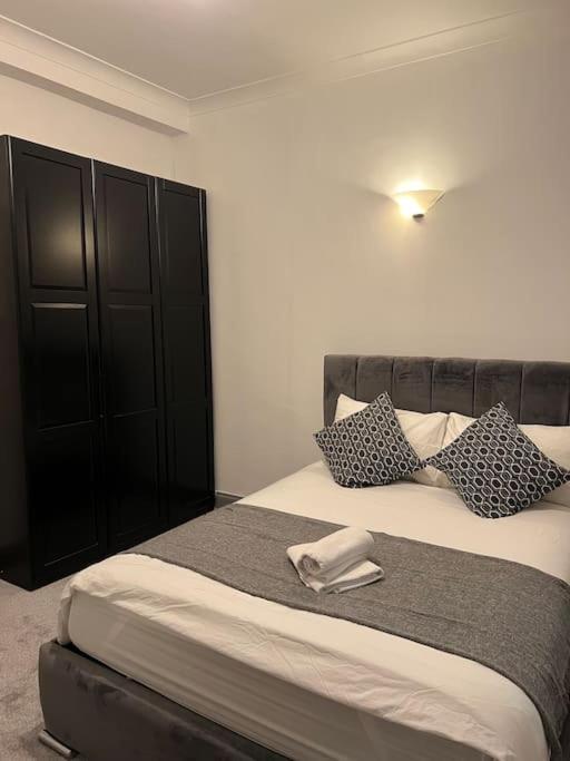 1 Bedroom Flat In Kings Cross! Лондон Екстериор снимка