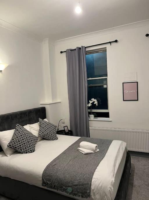 1 Bedroom Flat In Kings Cross! Лондон Екстериор снимка